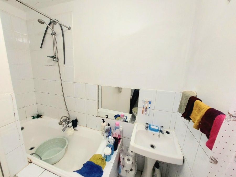 2 Bedroom Property for Sale in Oakglen Western Cape